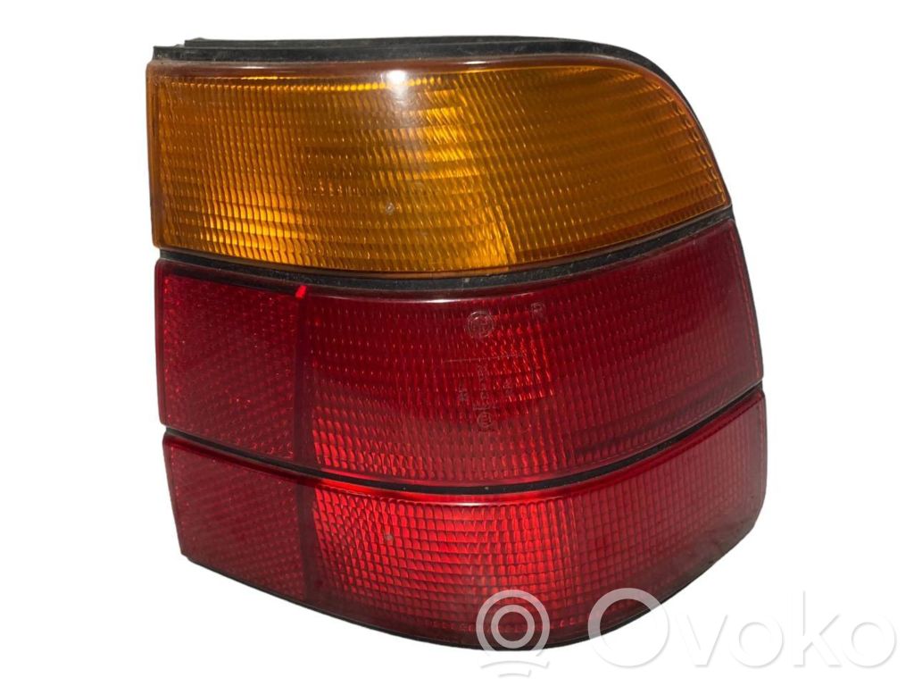Aizmugurējais lukturis virsbūvē