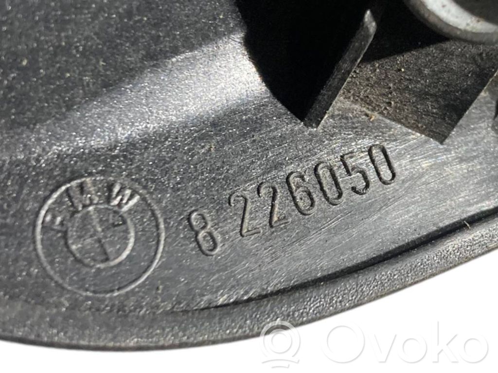 Internal opening handle