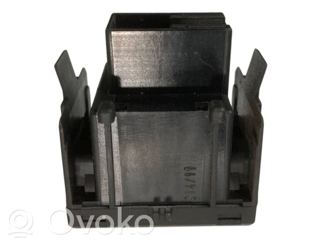 Headlight leveling switch