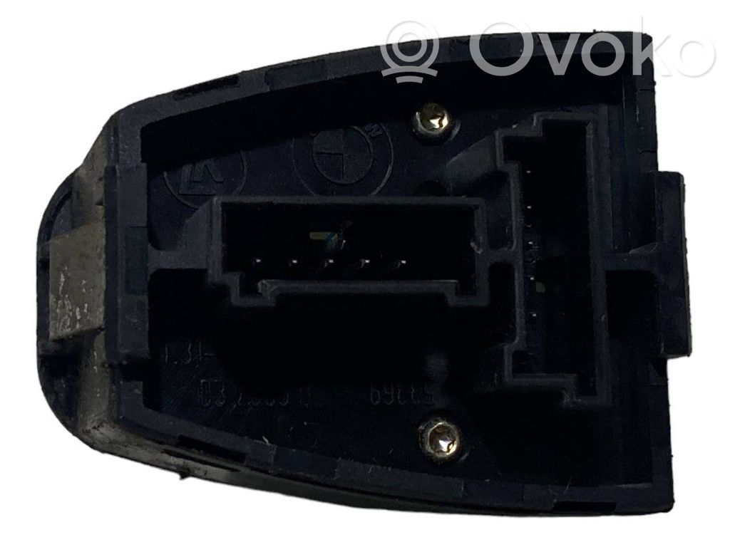 Sānu spoguļu slēdzis