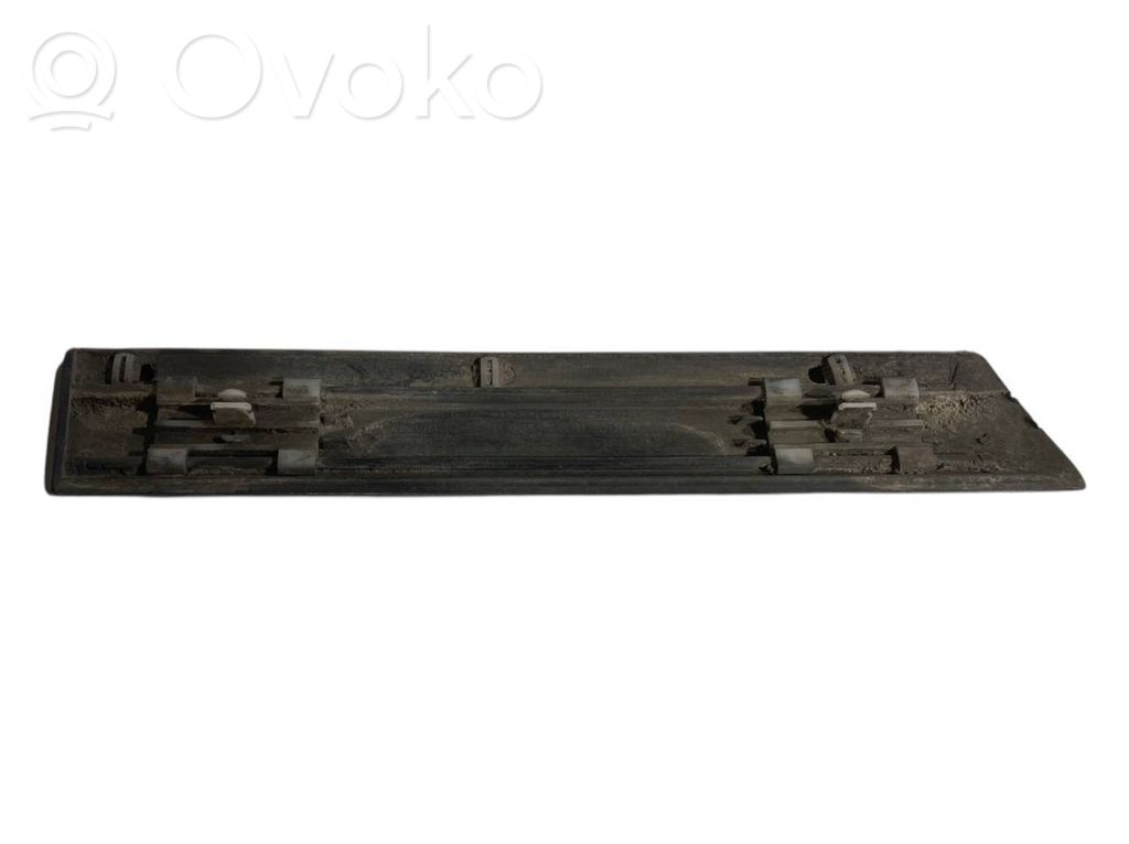 Spārna dekoratīvā apdare (moldings)
