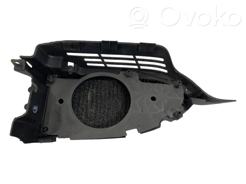 Plaukts skaļruņa dekoratīvā apdare