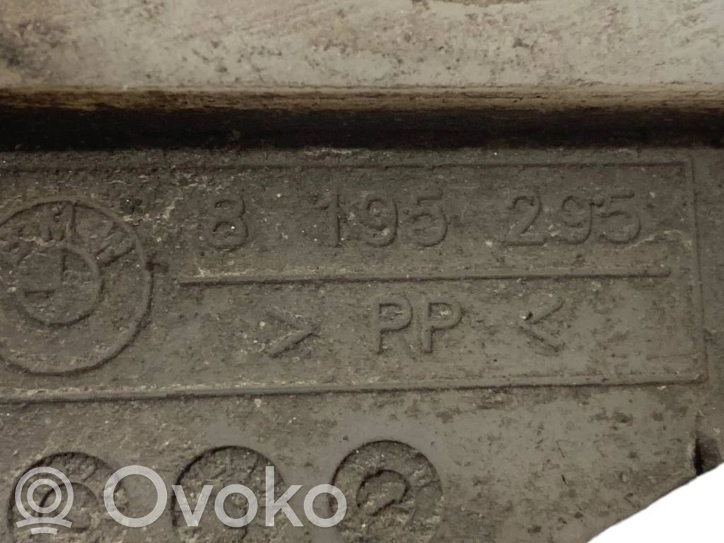 Priekšpusē bampera turētājs