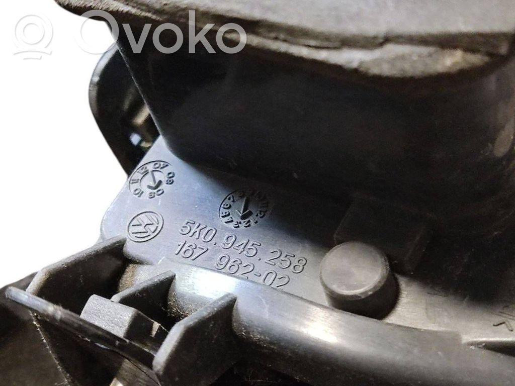 Aizmugurējais lukturis virsbūvē