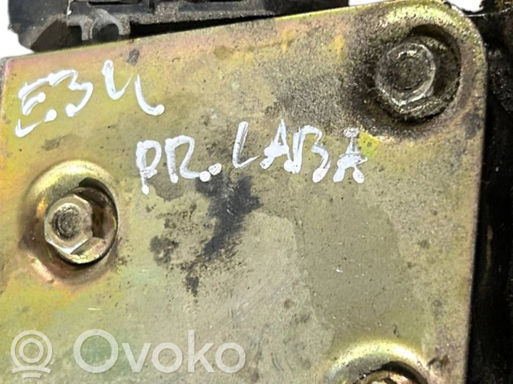 Elektriskais loga pacelšanas mehānisms bez motoriņa