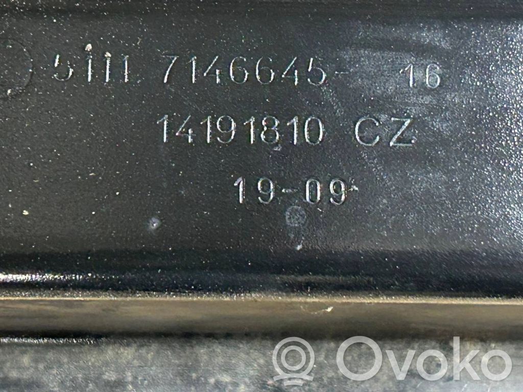 Priekšpusē bampera sija / balka