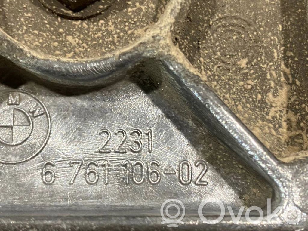 Transmission mounting bracket