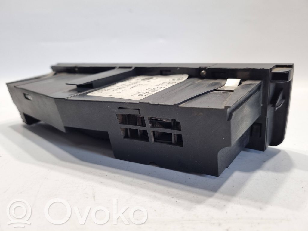 Air conditioning / climate control / interior heating control unit (in the passenger compartment)