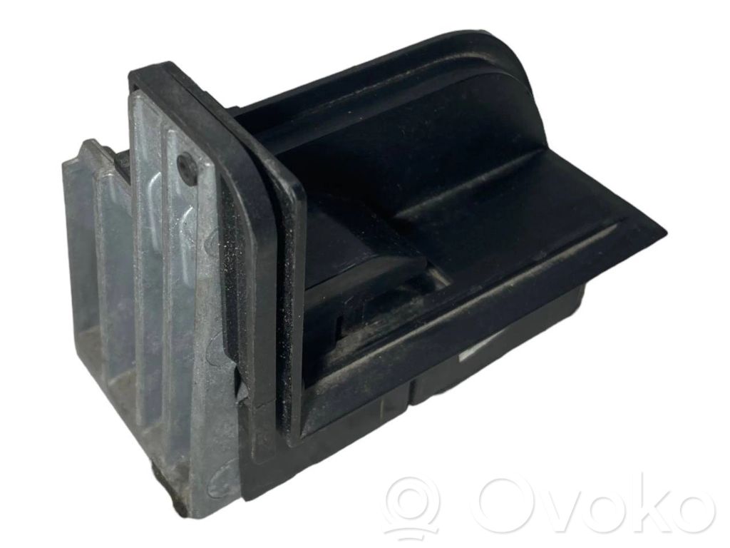 Curtain holder