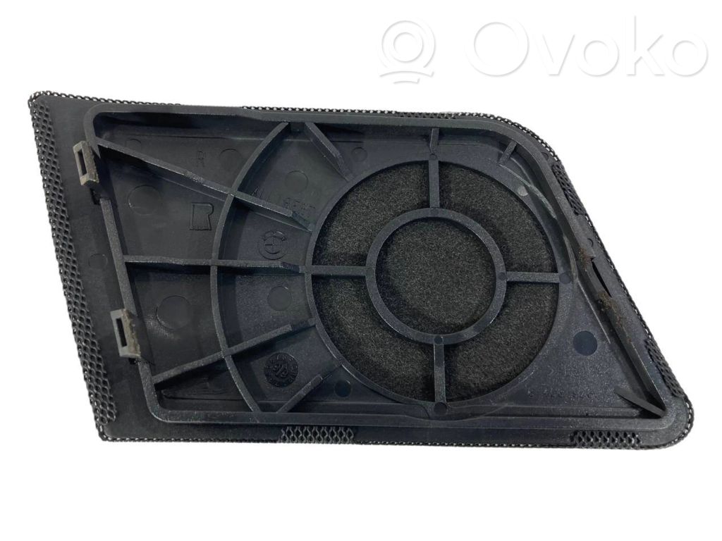 Side speaker trim