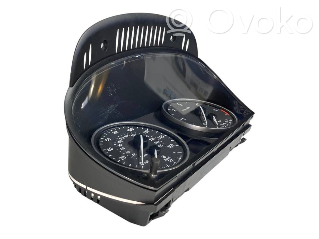 Speedometer (in the instrument panel)