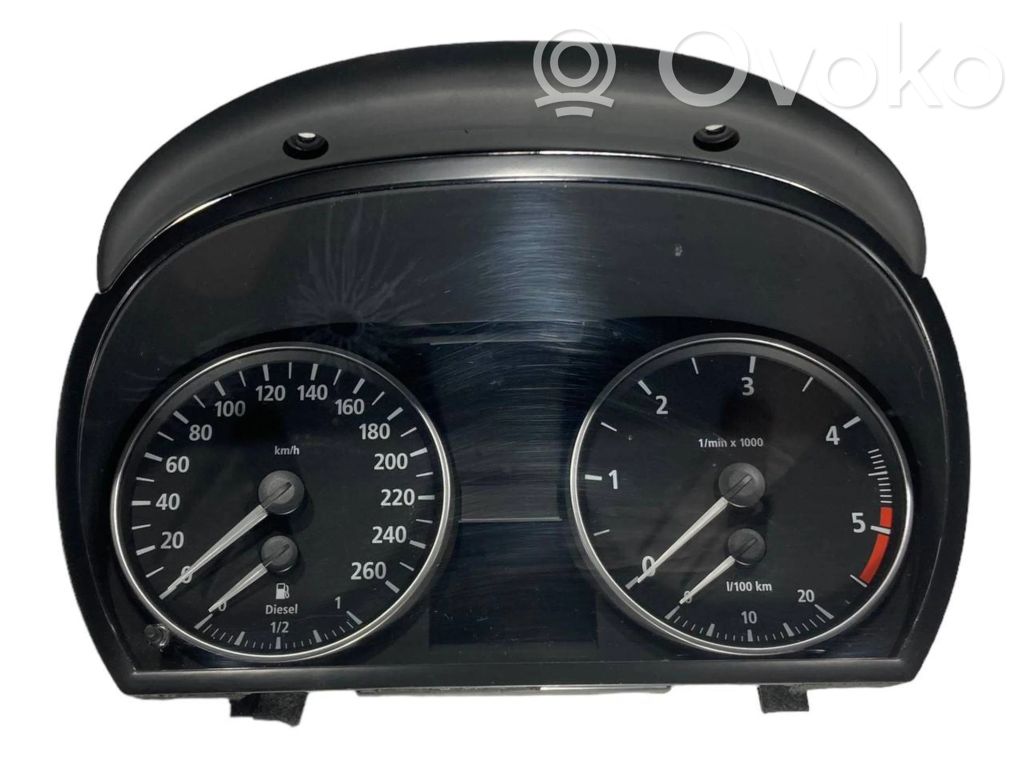 Speedometer (in the instrument panel)