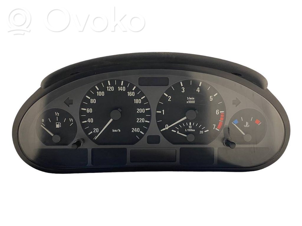 Speedometer (in the instrument panel)