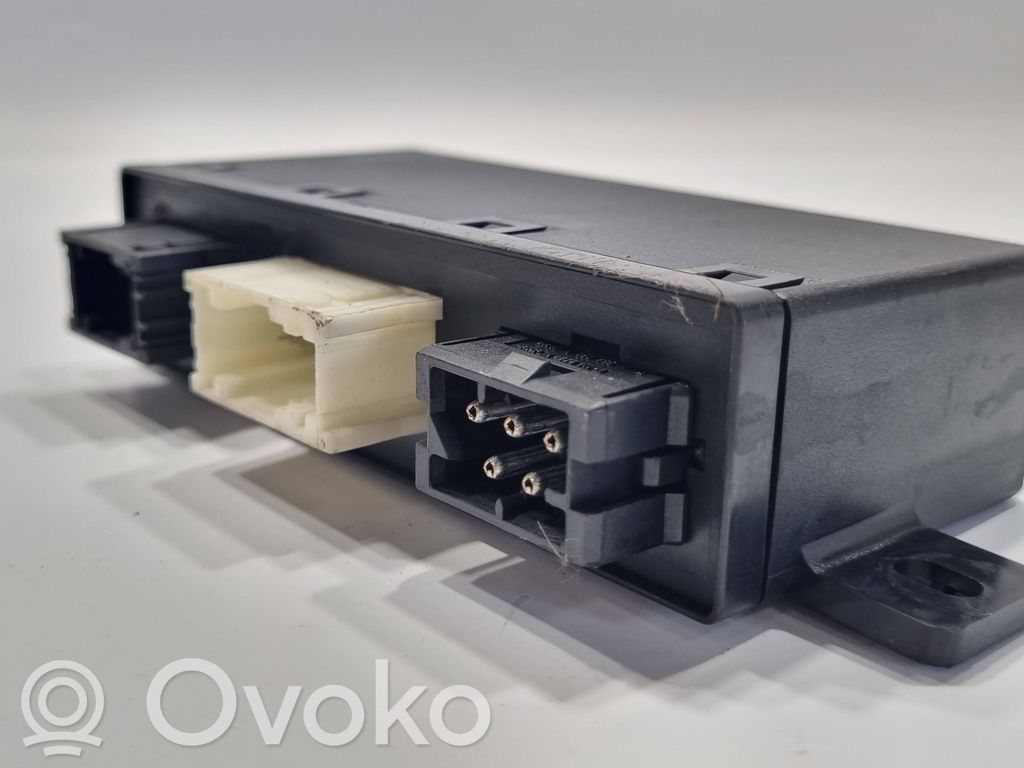 Durvju vadības bloks