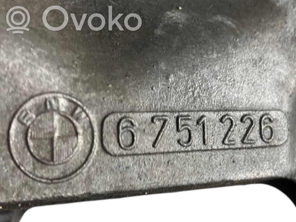 Dzinēja nostiprināšanas stiprinājums-kronšteins