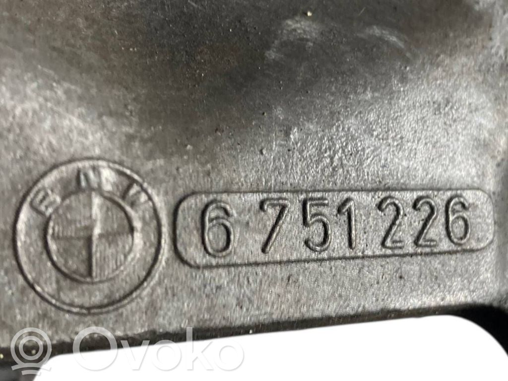 Dzinēja nostiprināšanas stiprinājums-kronšteins