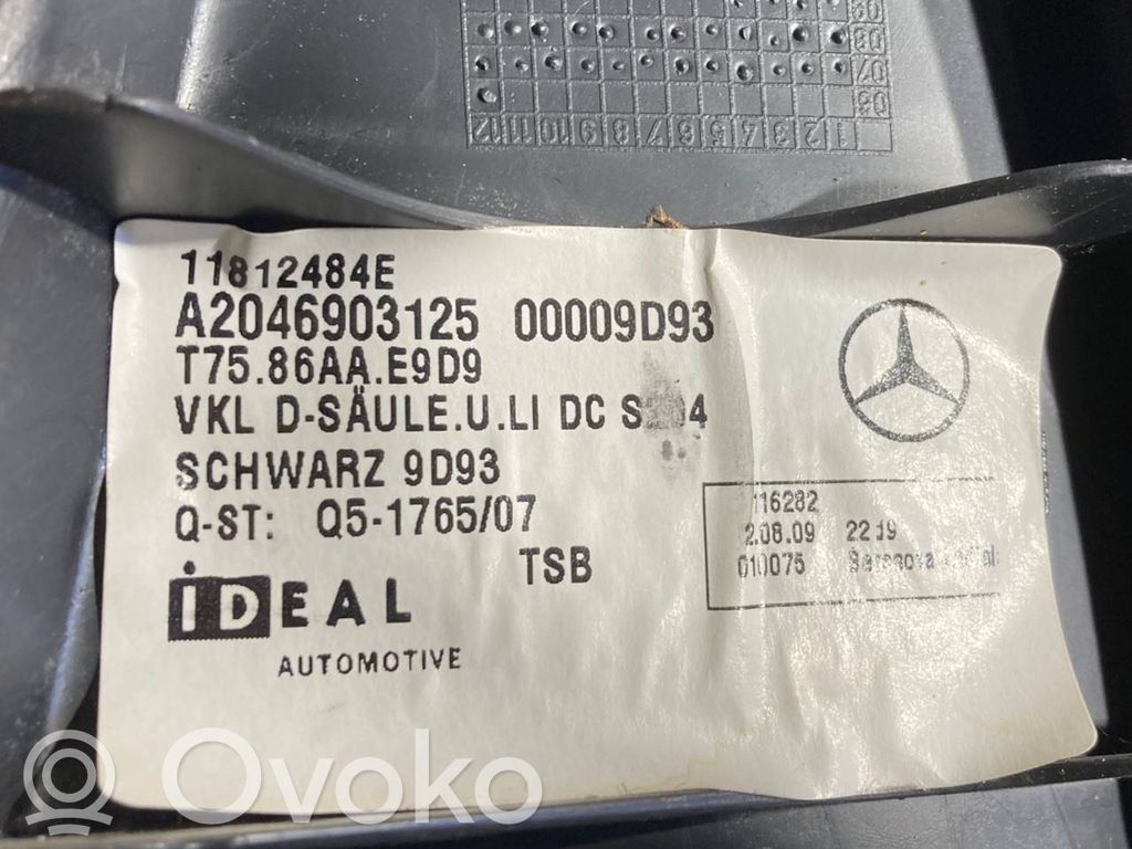 (D) statņa dekoratīvā apdare (apakšdaļa)