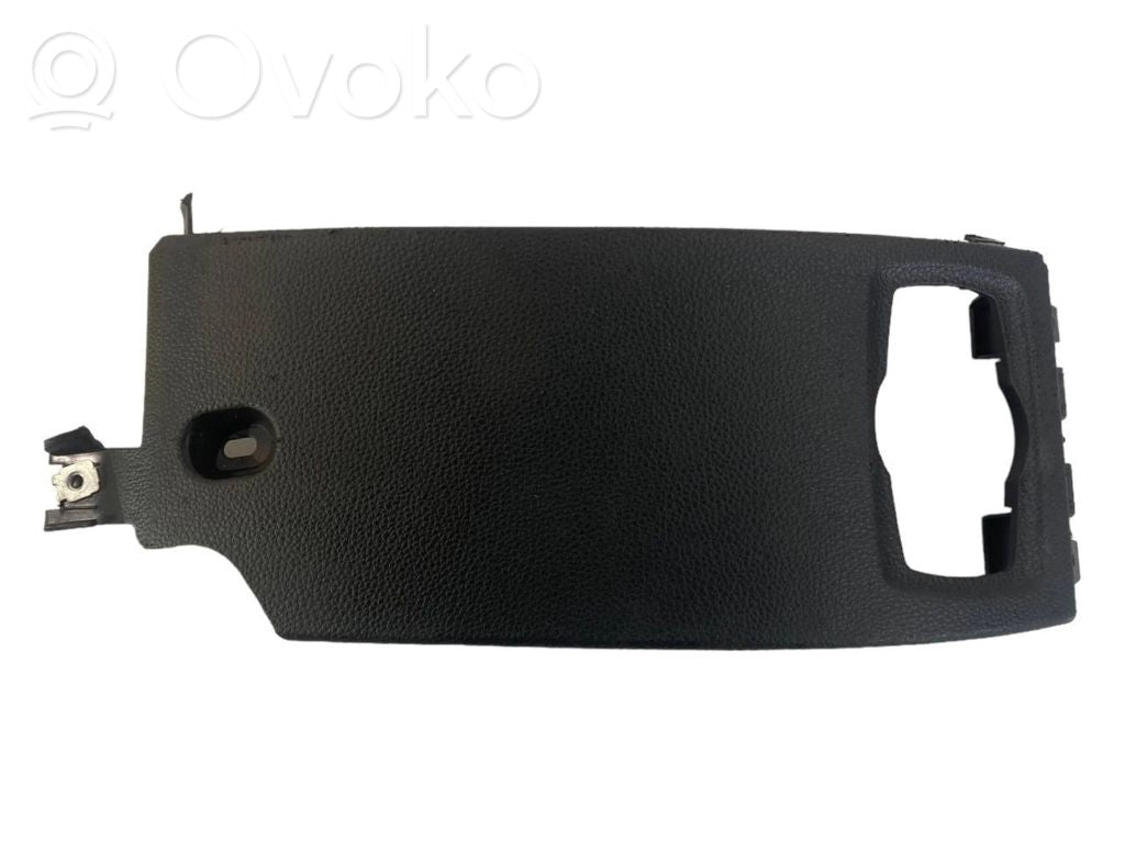Paneļa dekoratīvās apdares vairogs (apakšējais)