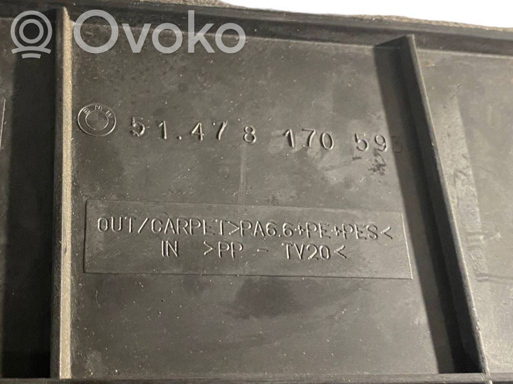 Side decorative trim panel