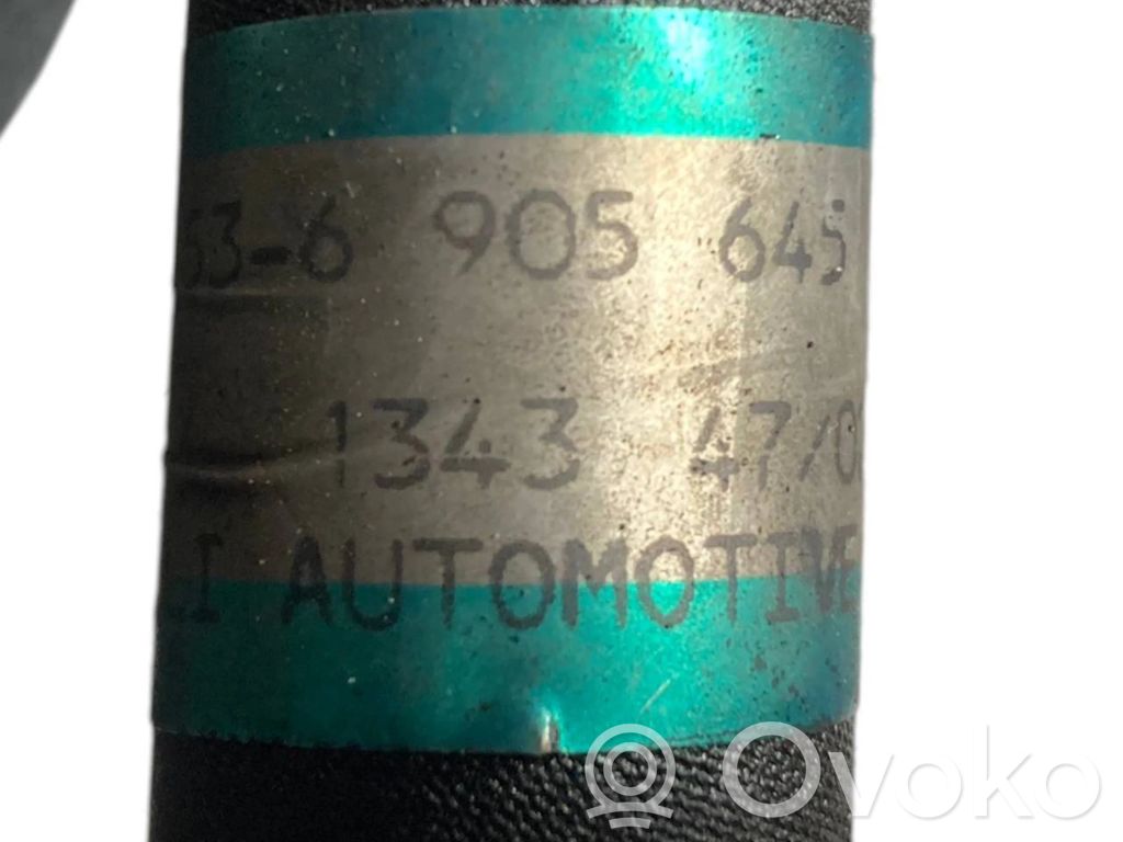 Air conditioner pipe(s) / hose(s)