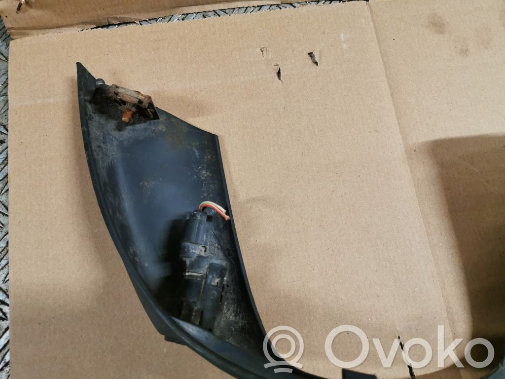 Apakšējā bampera daļa