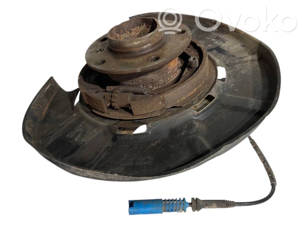Rear wheel hub shaft joint (stupica, capfa)