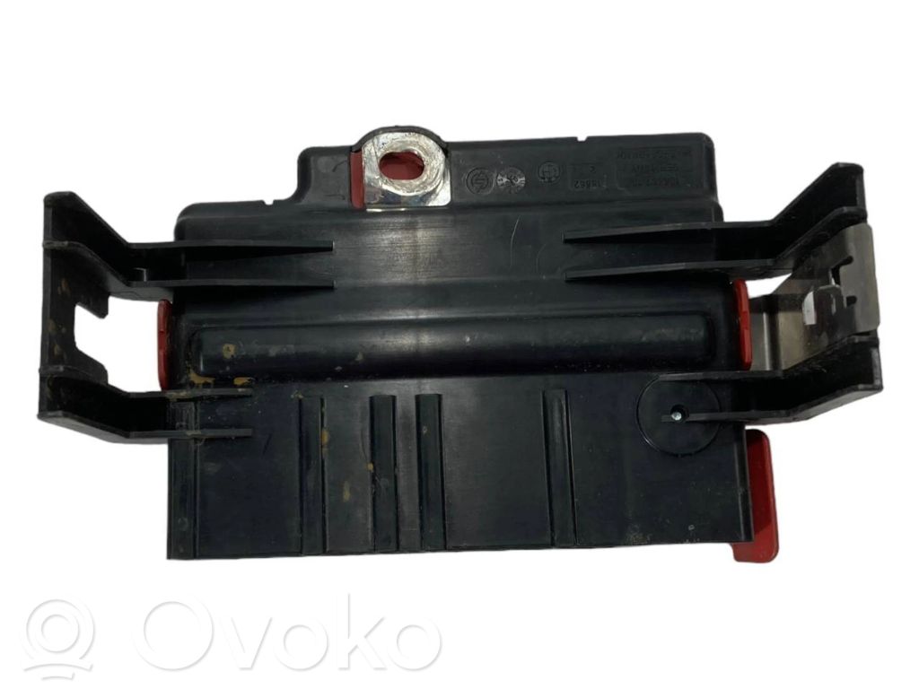 Positive wire connection assembly