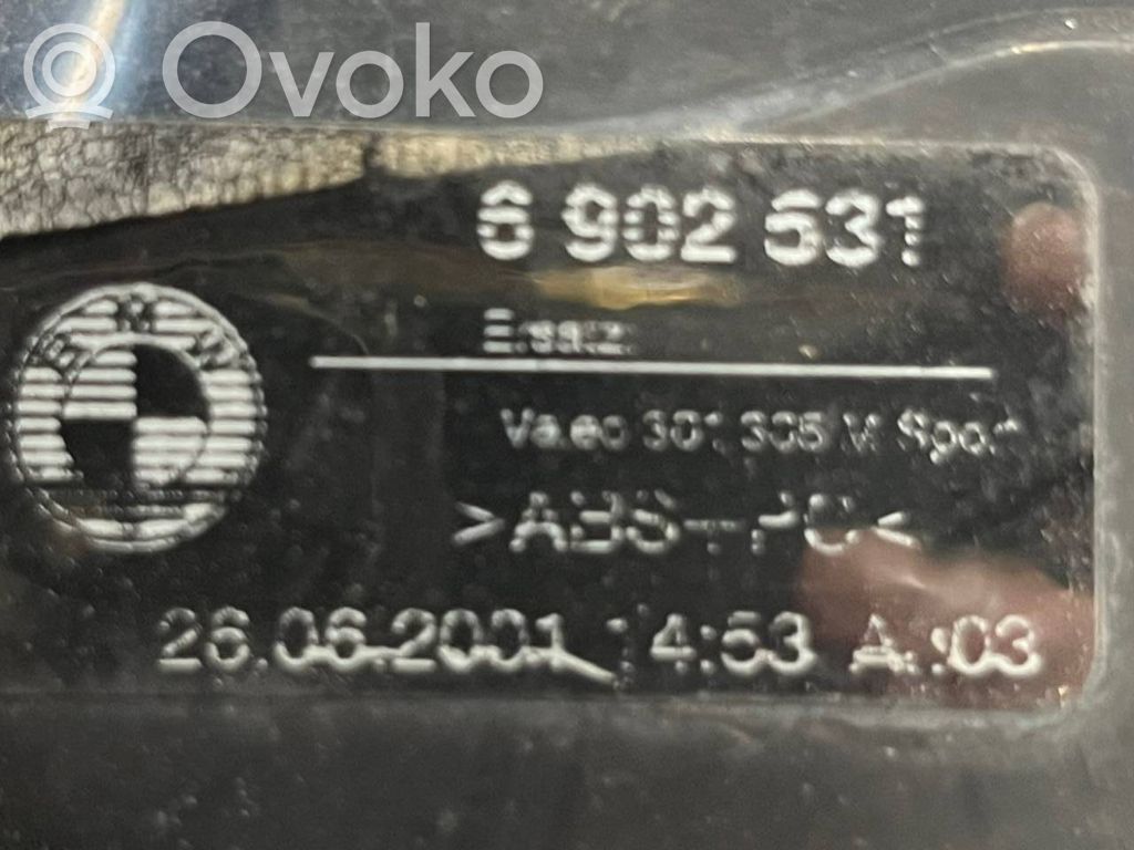 Задний фонарь в кузове