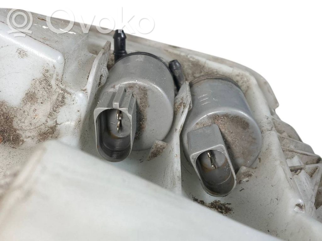 Window fluid tank