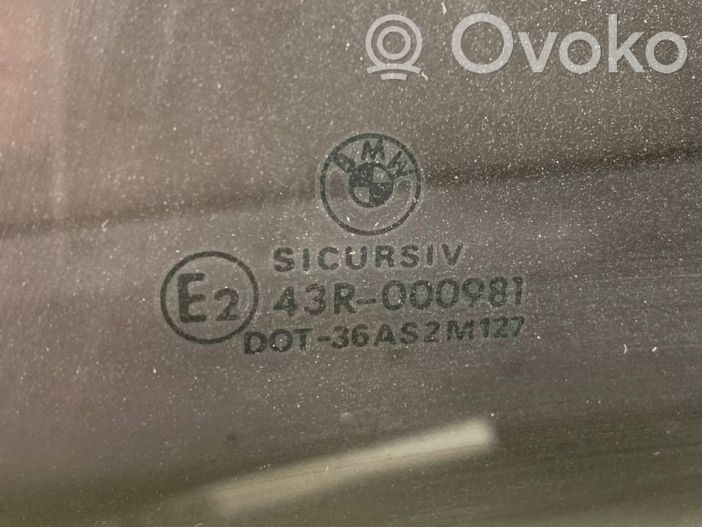 aizmugurējo durvju stikls