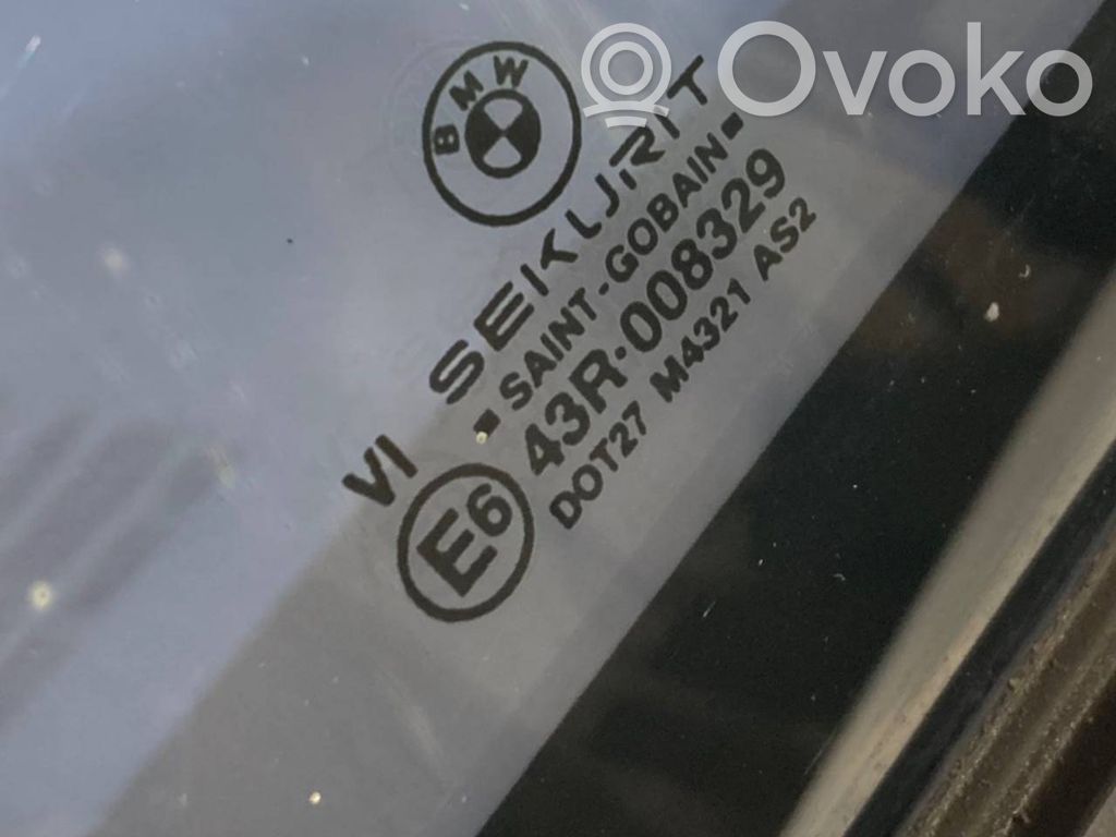 Mazais stikls "A" aizmugurējās durvīs