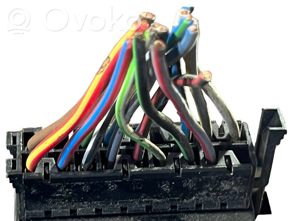 Piekabes āķa vadības bloks