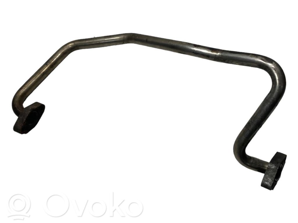 Caurulīte (-es) / šļūtene (-es)