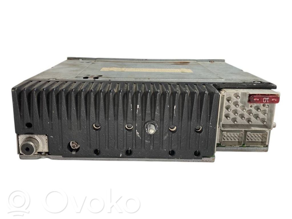 Radio / CD/DVD atskaņotājs / navigācija