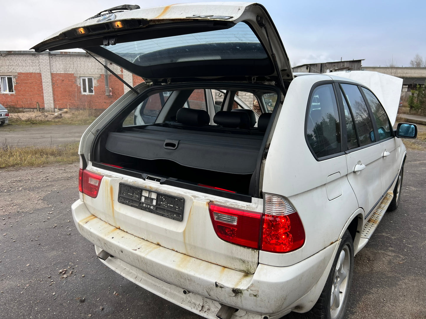 BMW X5 2003.G. REZEVES DAĻAS