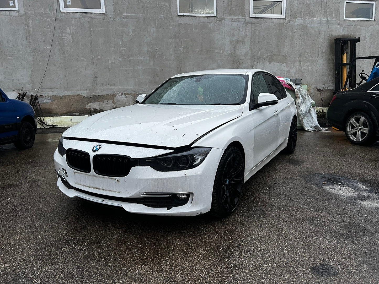 BMW 320 EfficientDynamics edition 2012g. REZERVES DAĻAS