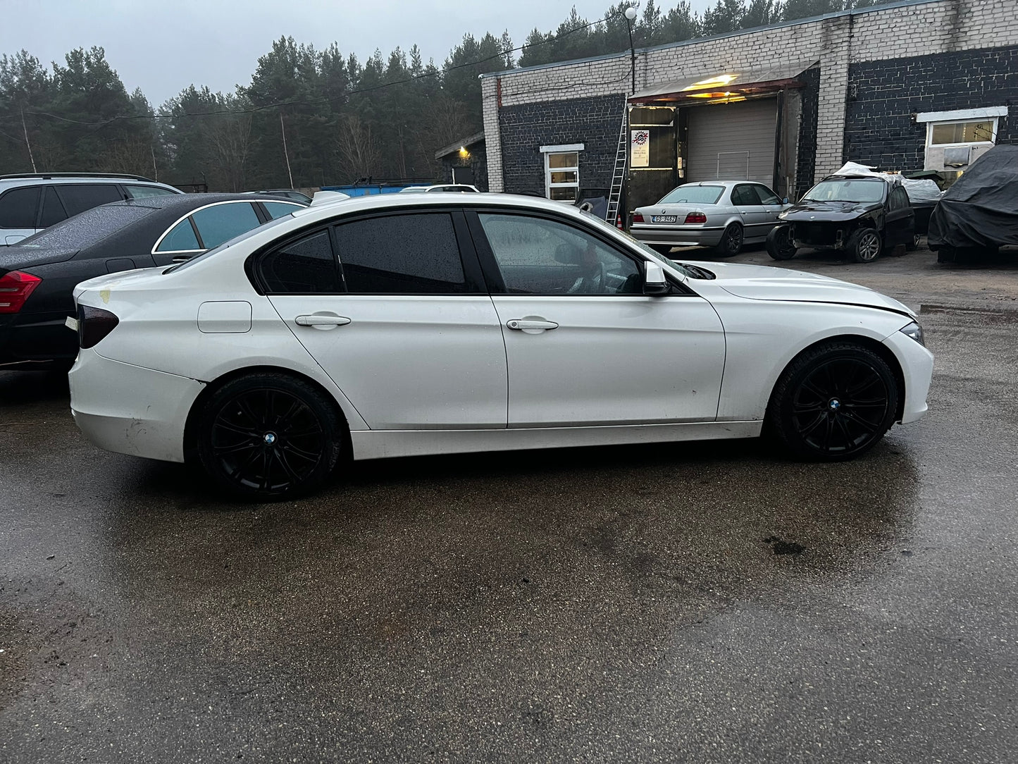BMW 320 EfficientDynamics edition 2012g. REZERVES DAĻAS