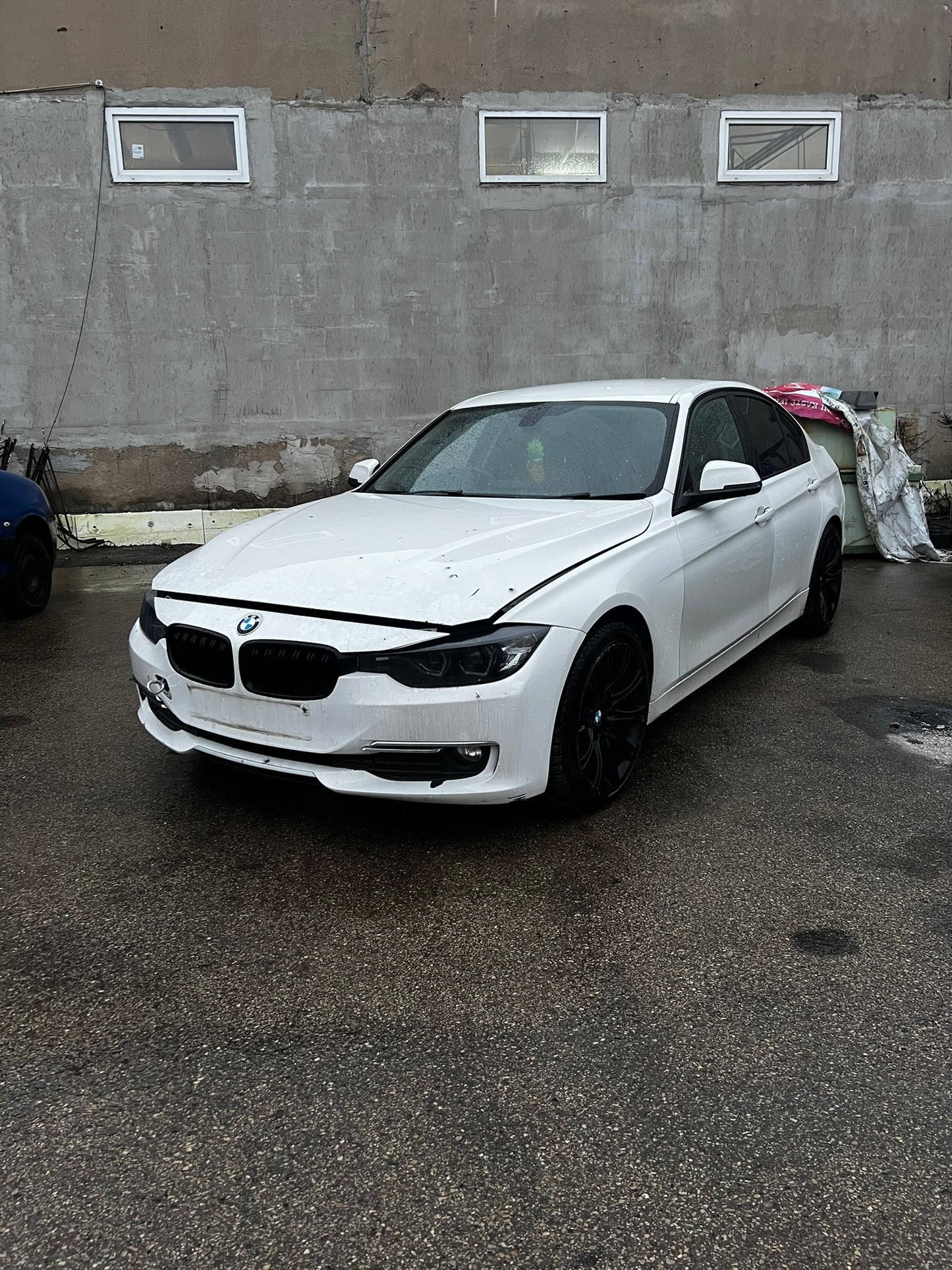 BMW 320 EfficientDynamics edition 2012g. REZERVES DAĻAS