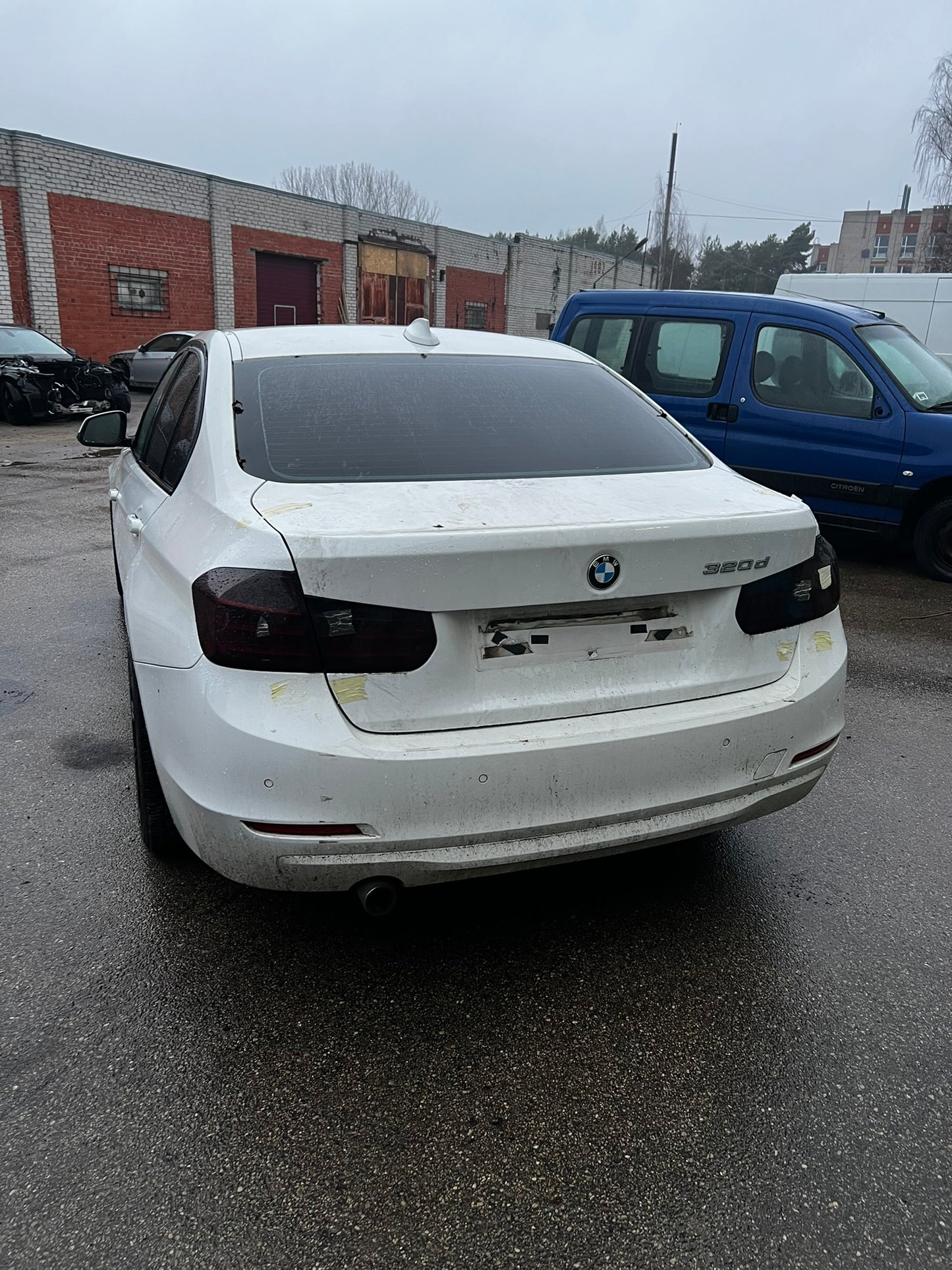 BMW 320 EfficientDynamics edition 2012g. REZERVES DAĻAS