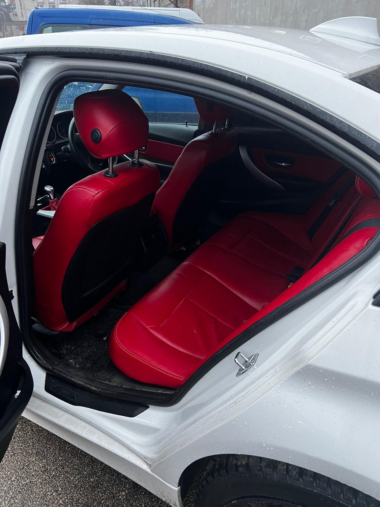 BMW 320 EfficientDynamics edition 2012g. REZERVES DAĻAS