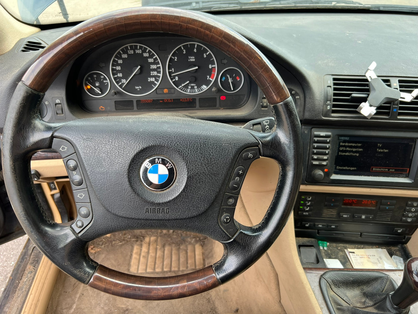 BMW 525i 2003.g. E39 rezerves daļas