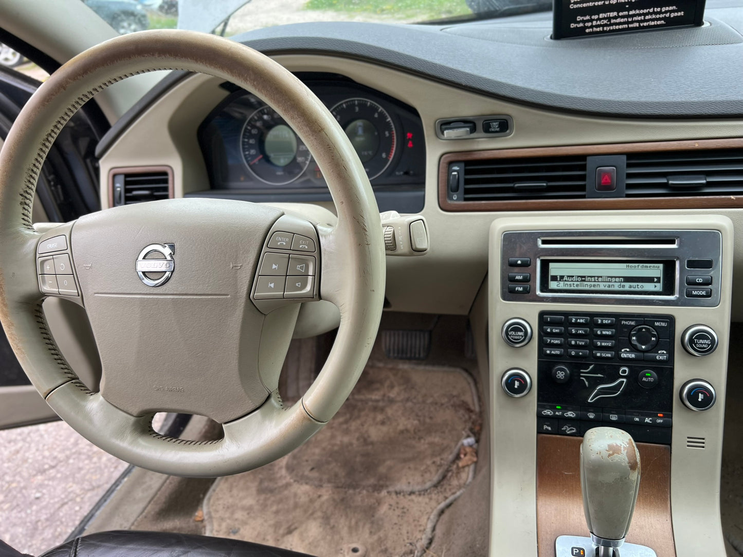 VOLVO XC70 2008.g. rezerves daļas