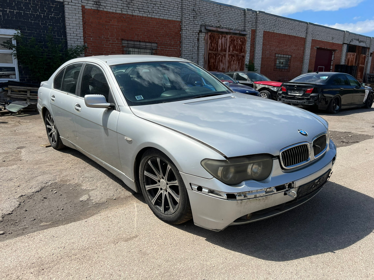 BMW 740 2003.G