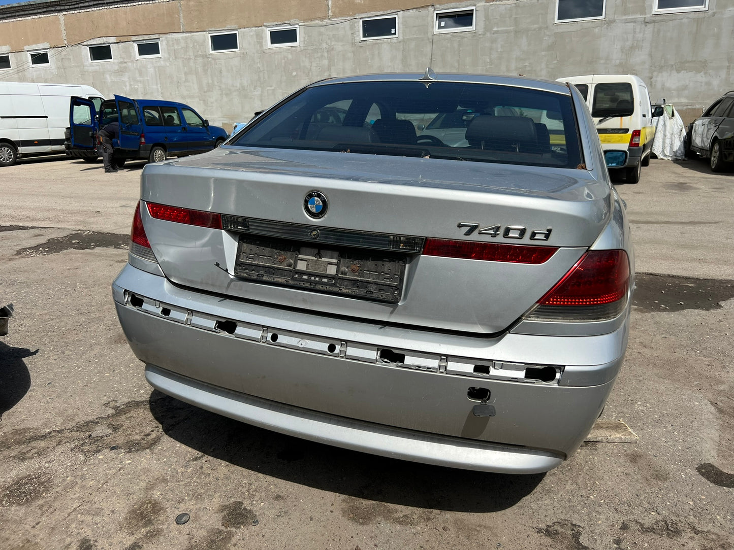 BMW 740 2003.G