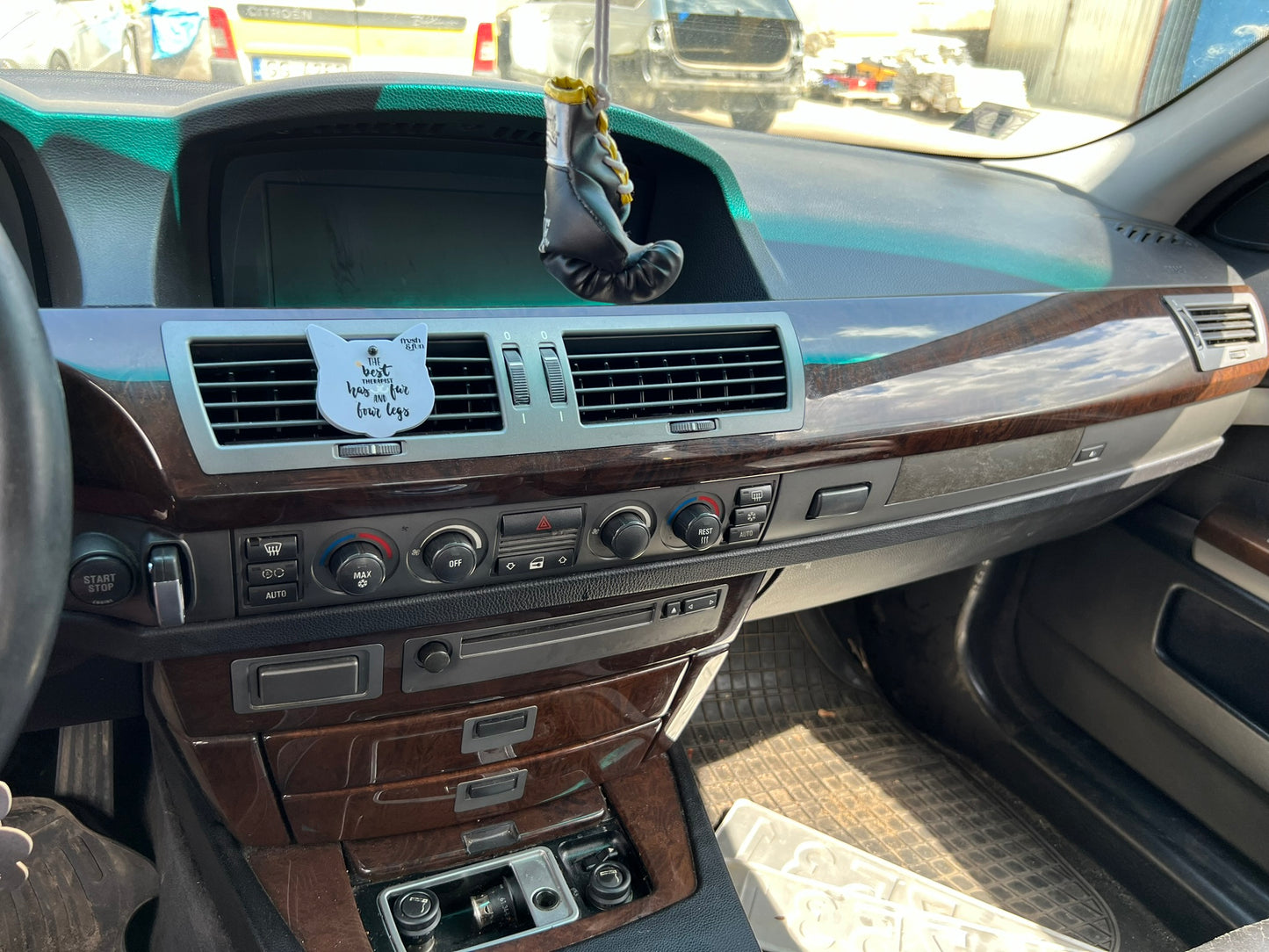 BMW 740 2003.G