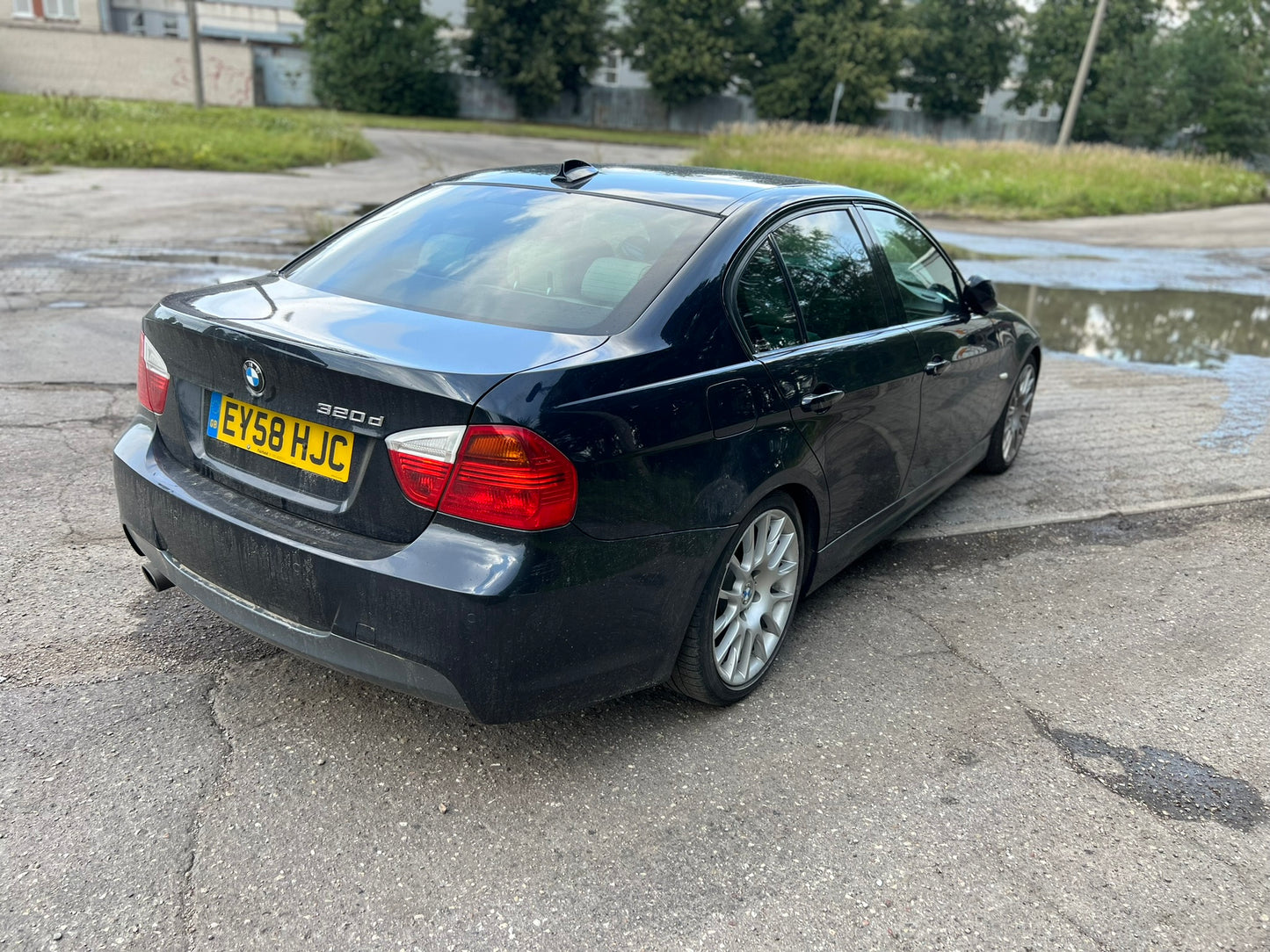 BMW 320d 2008.g.