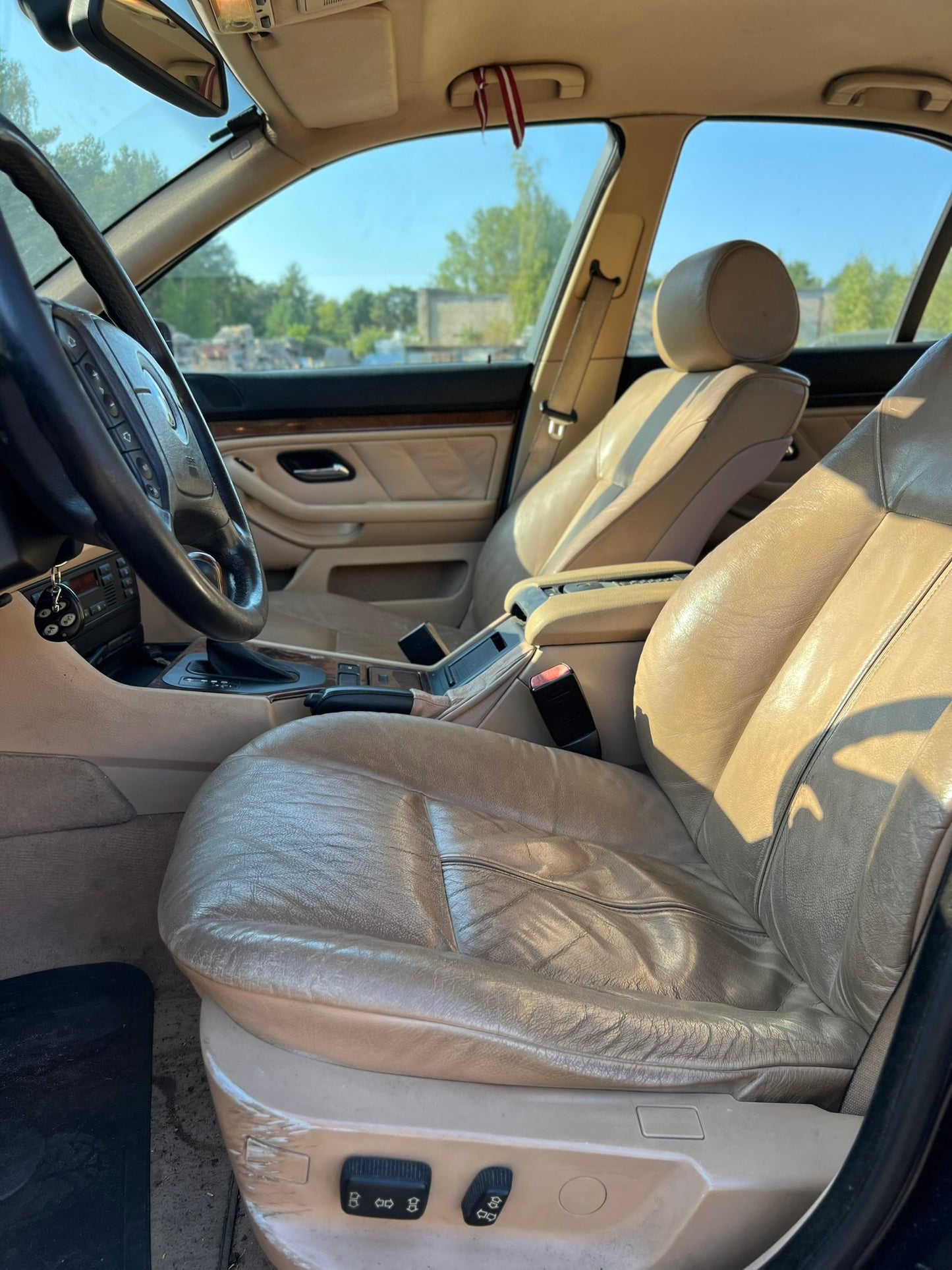 BMW 525i 2001.G.