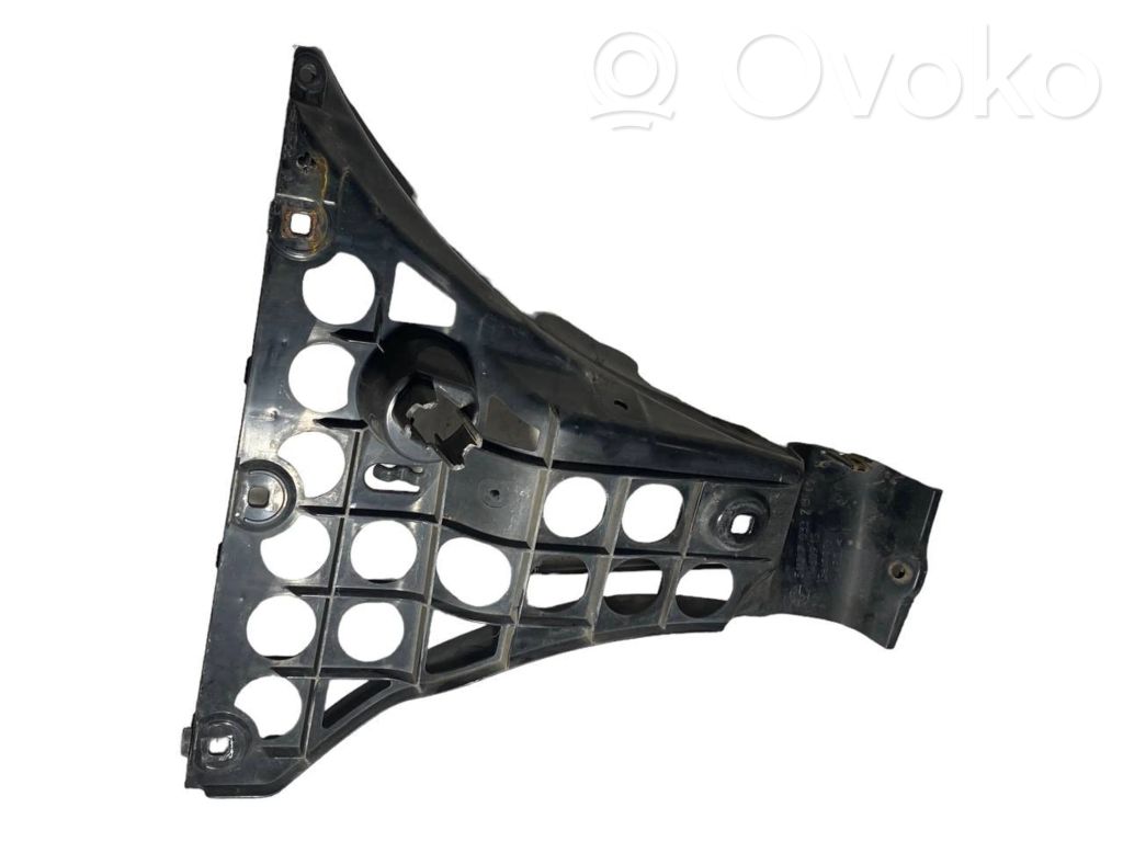 Rear bumper mounting bracket