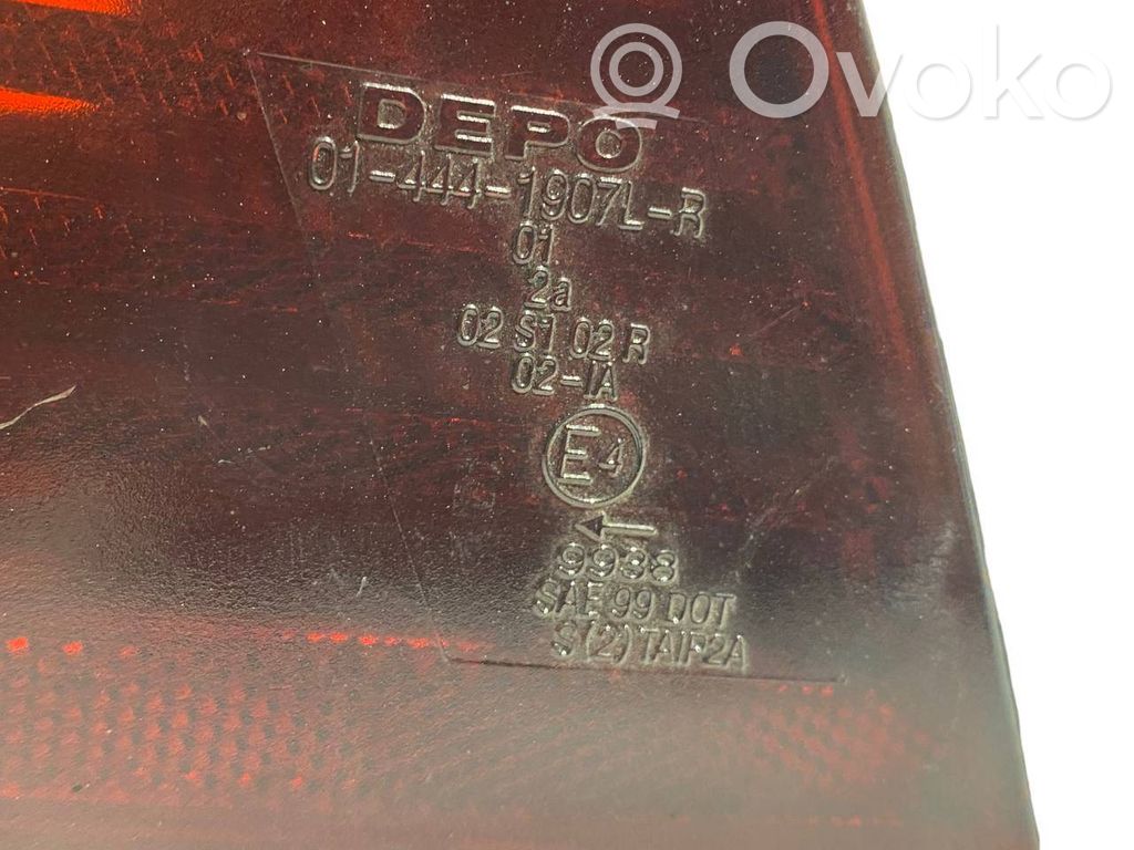 Aizmugurējais lukturis virsbūvē