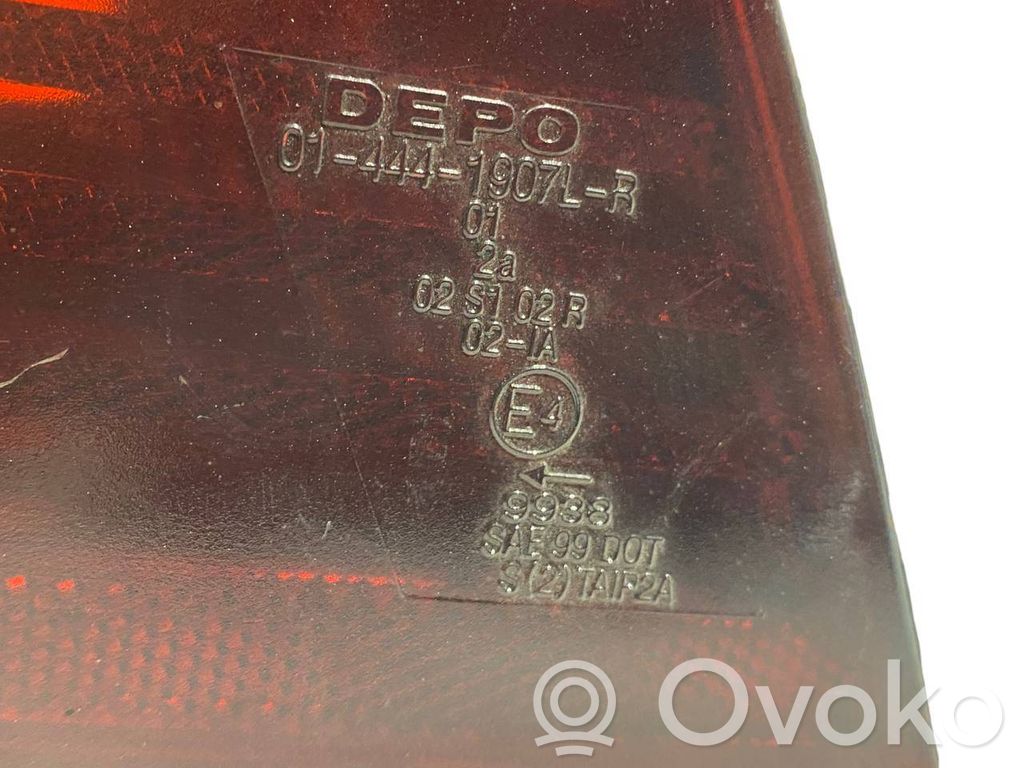 Aizmugurējais lukturis virsbūvē